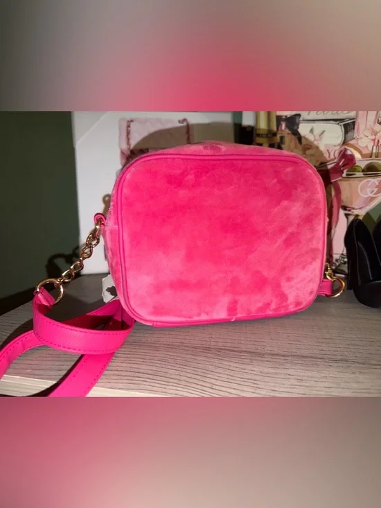NWT Juicy Couture Fuzzy Vibrant Pink Crossbody Bag - Picture 2 of 5